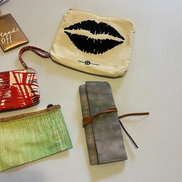 travel accessories - bag tag, cosmetic bags, jewelry carrier - Picture 4 of 9